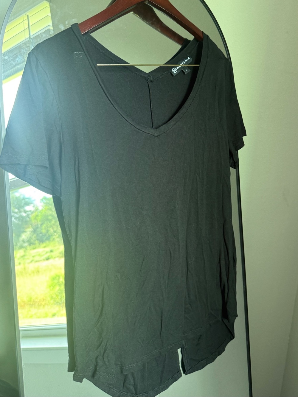 Wantable women’s black shirt